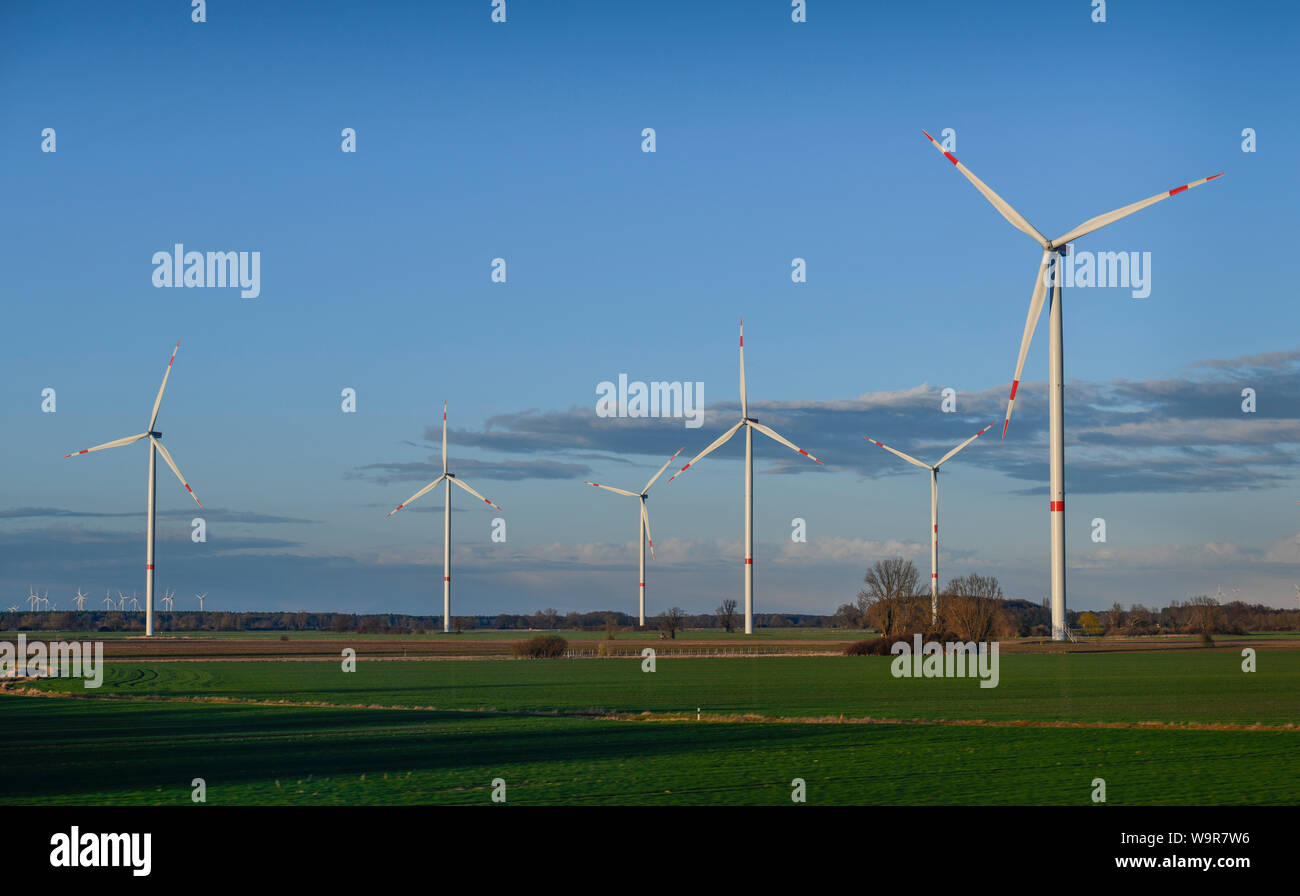 Windkraftanlagen Stockfoto