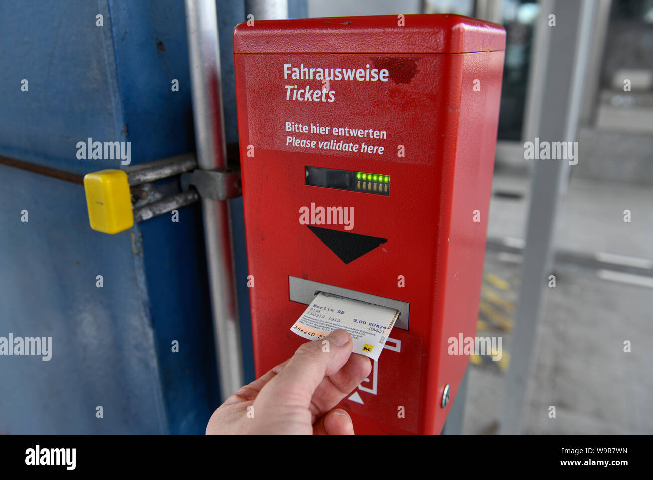 Ticketentwerter, S-Bahn, Berlin, Deutschland Stockfoto