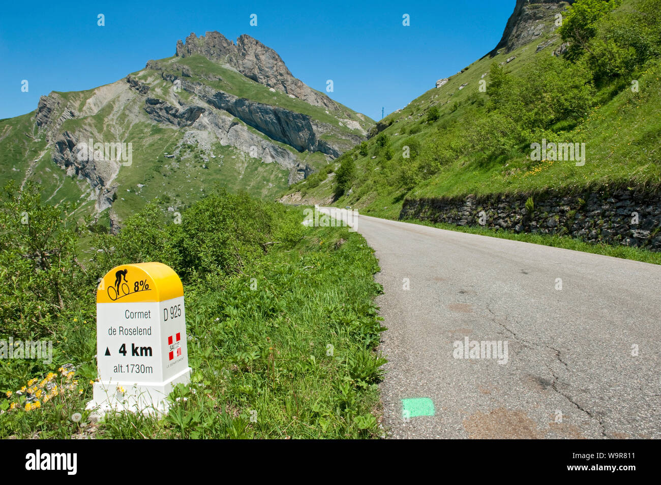 Kilometer Stein auf Pass Road, Cormet de Roselend, Departement Savoie, Frankreich, Europa Stockfoto