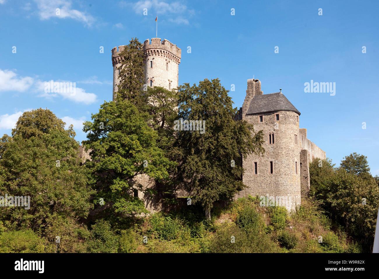 Hill Schloss von Kasselburg, Pelm, Gerolstein, Vulkaneifel, Eifel, Rheinland-Pfalz, Deutschland, Pelm ruiniert Stockfoto