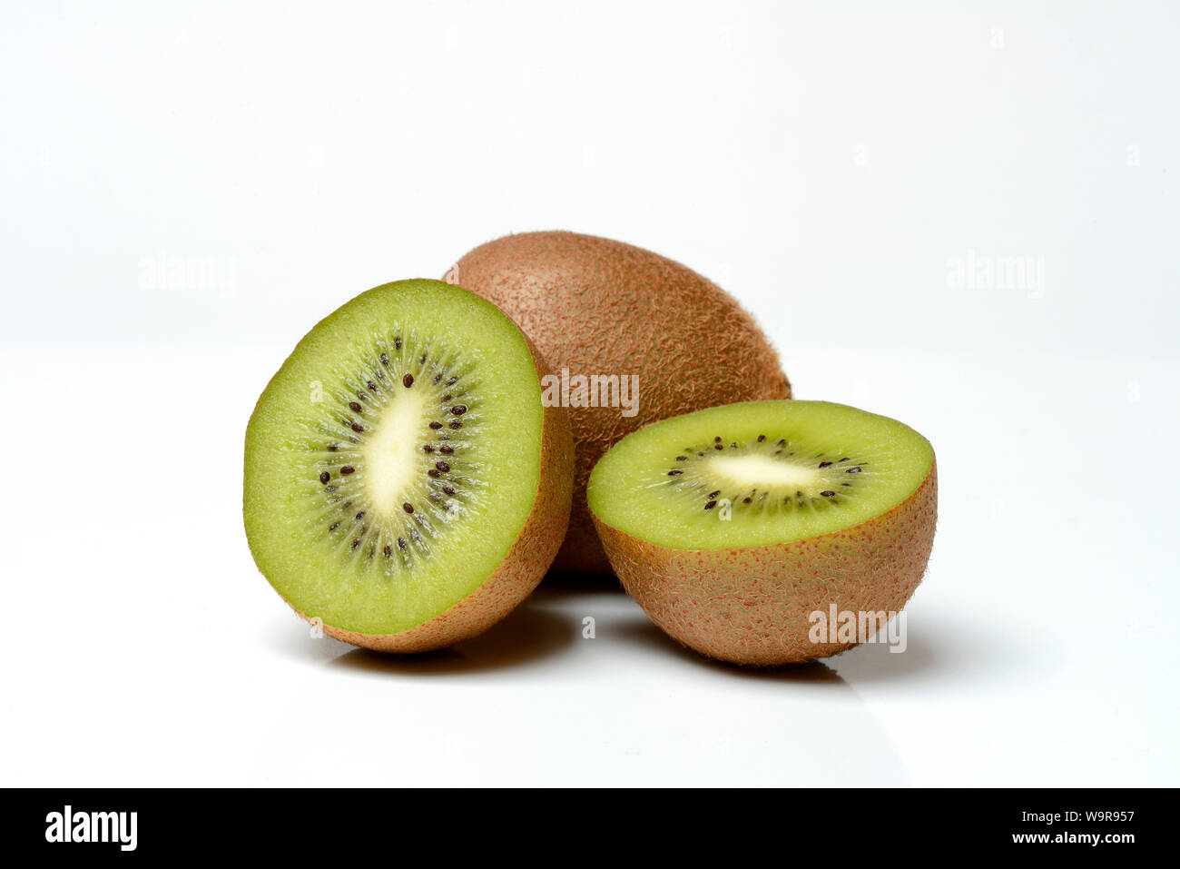 Aufgeschnittene Kiwifrucht, Actinidia chinensis Stockfoto