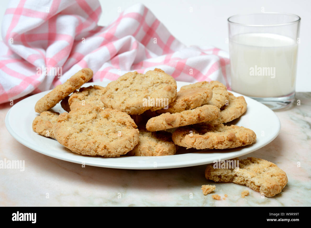 Haferflocken Cookies, Haferflocken, Glas Milch Stockfoto
