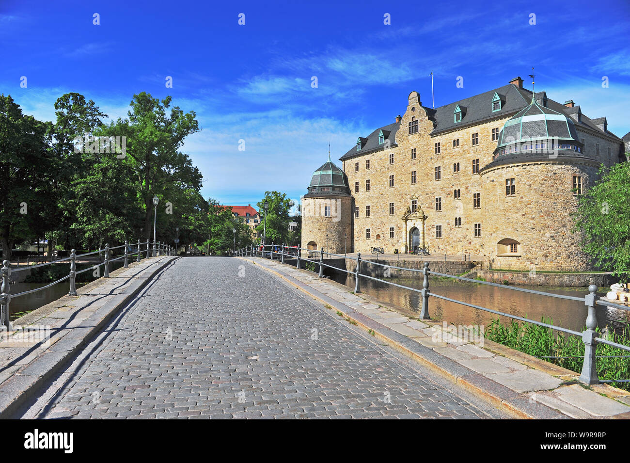 Alte Burg und Brücke in Karlskoga, Schweden Stockfoto