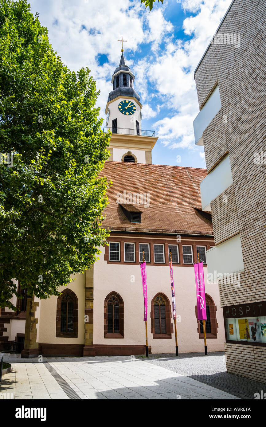 Stuttgart, Deutschland, 14. August 2019, alten Gebäude der Kirche und Turm in der Innenstadt genannt hospitalkirche oder Krankenhaus Kirche, gebaut von Jorg aberlin Stockfoto