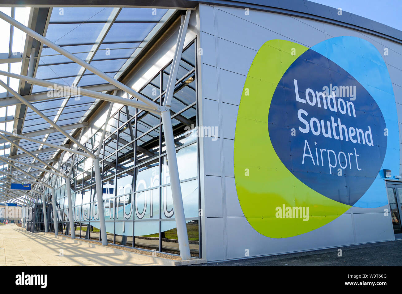 London Southend Airport Terminal Building, Southend on Sea, Essex, UK. Worte. Name des Flughafens. Titel. Logo, Marke. Stockfoto