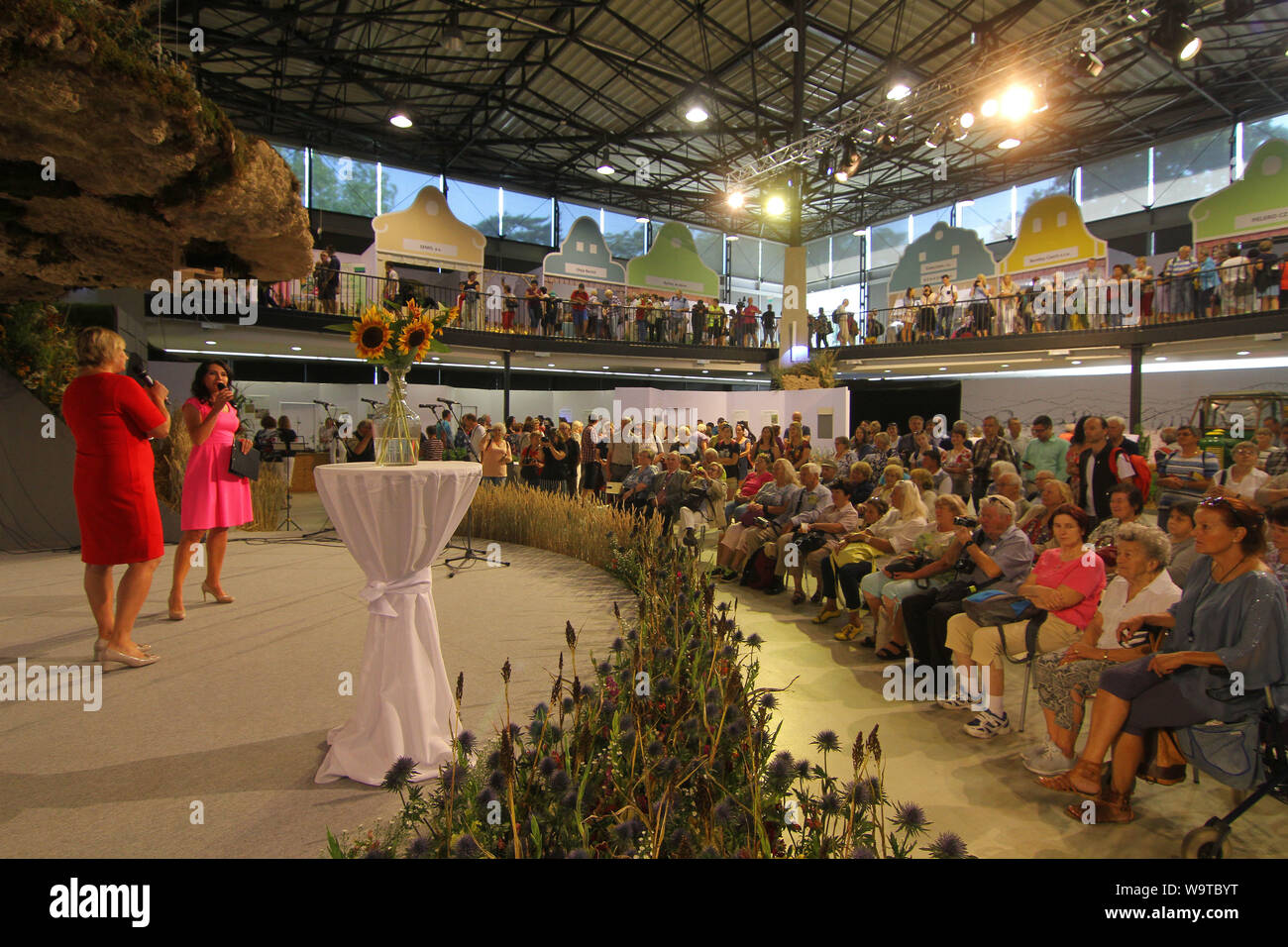 Olomouc, Tschechische Republik. 15 Aug, 2019. Blume Ausstellung Flora Olomouc beginnt mit Sommer Programm in Flora Messegelände in Olomouc, Tschechische Republik, 15. August 2019. Credit: Libor Teichmann/CTK Photo/Alamy leben Nachrichten Stockfoto