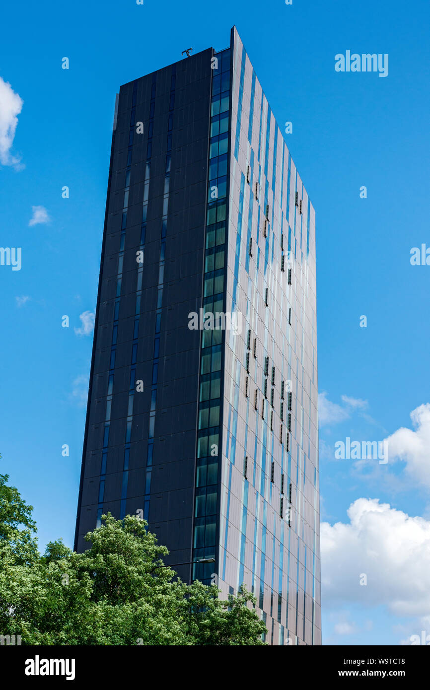 Die Achse Tower Apartment Block von Whitworth Street West, Manchester, UK Stockfoto