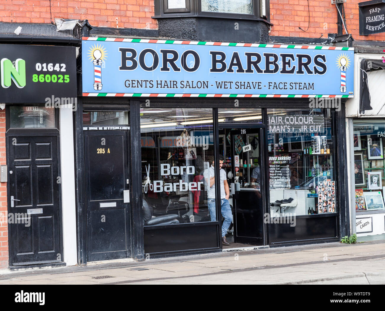Boro Friseure shop in Linthorpe Straße, Middlesbrough, England, Großbritannien Stockfoto