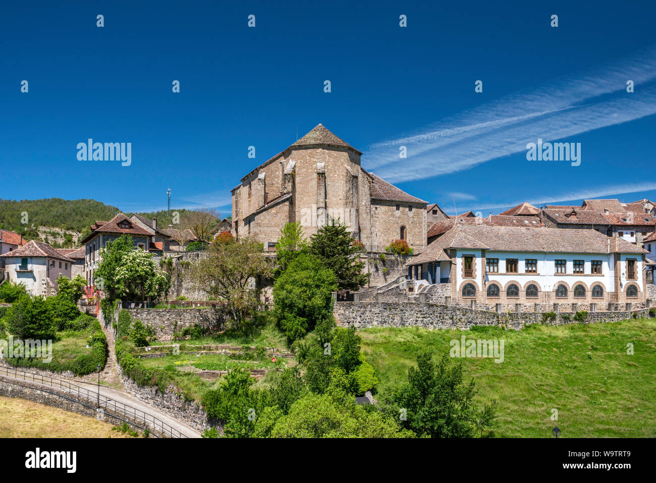 Iglesia de San Pedro, 16. Jahrhundert, Kirche in Anso, Pyrenäen, Provinz Huesca, Aragón, Spanien Stockfoto Iglesia de San Pedro, 16. Jahrhundert, Kirche in Anso, Pyrenäen, Provinz Huesca, Aragón, Spanien Stockfoto