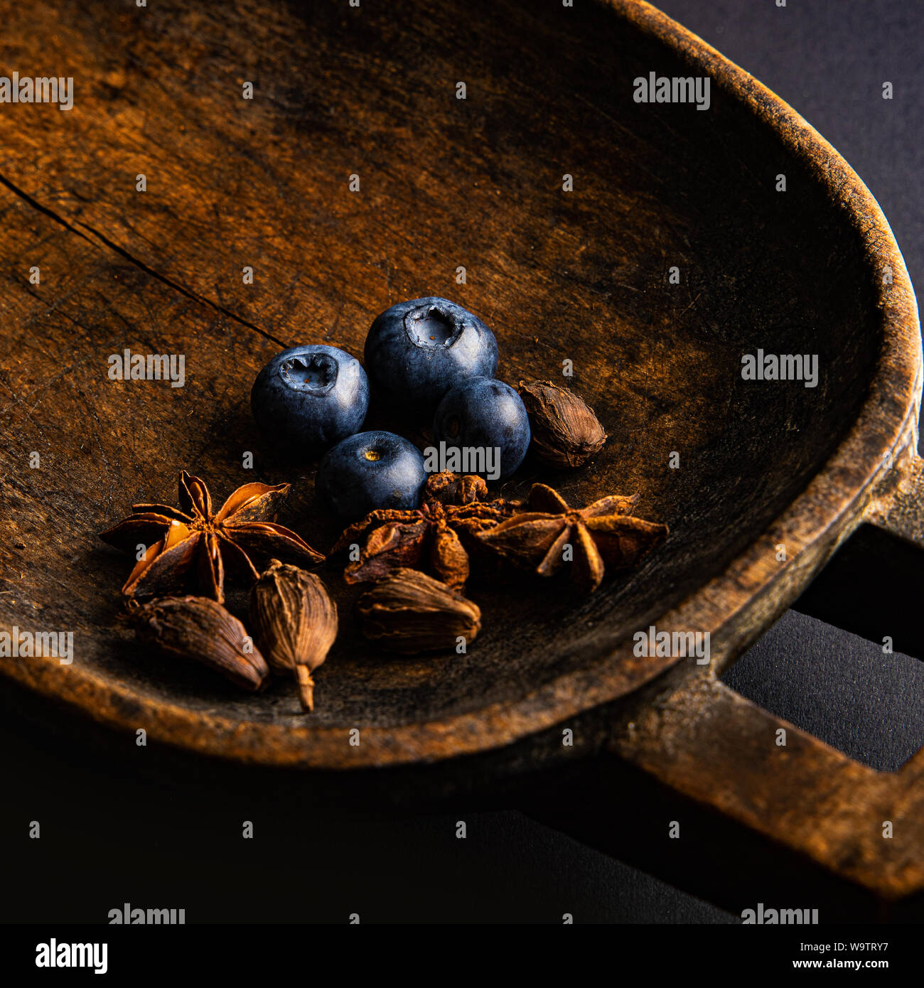 Limetten und schwarze Johannisbeeren Konfitüren Stockfoto