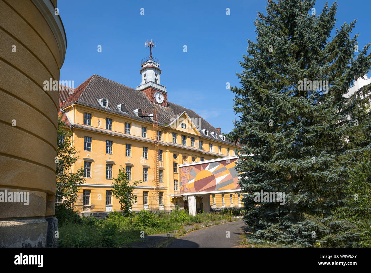 Ehemaligen historischen Hauptsitz Kasernen, aufgegeben durch die russische Armee im Jahr 1994, bekannt als "Haus der Offiziere" oder "Haus der Offiziere", Wünsdorf, Stockfoto