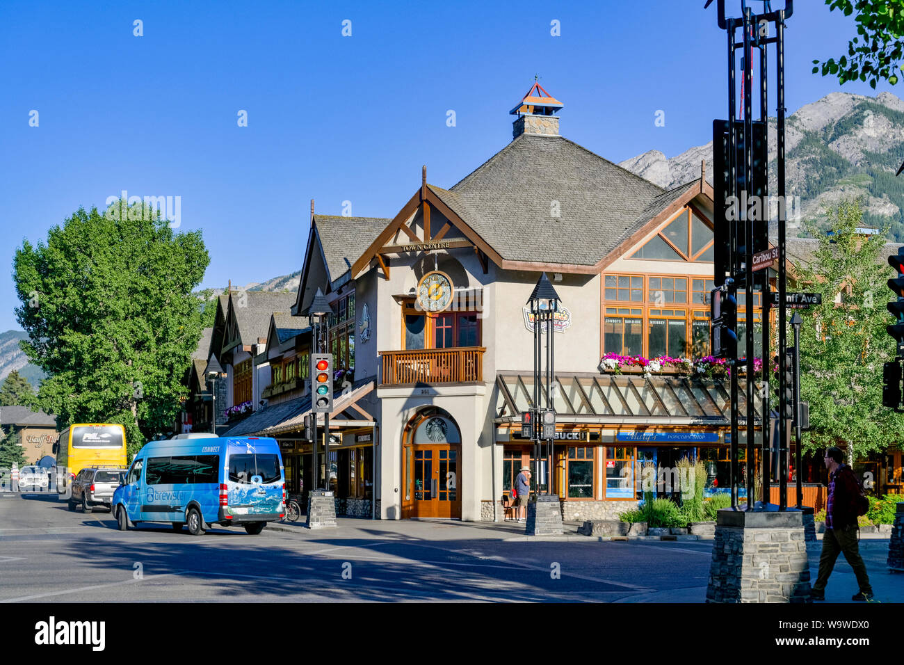 Stadt Banff Avenue, Banff, Banff National Park, Alberta, Kanada Stockfoto