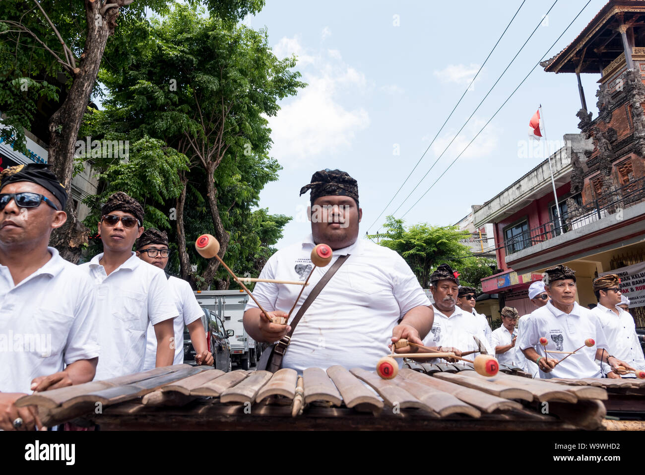 Denpasar, Bali, Indonesien - 14. November 2018: Plebon Zeremonie (die königliche feuerbestattung). Traditionelle Beerdigung in Bali. Stockfoto