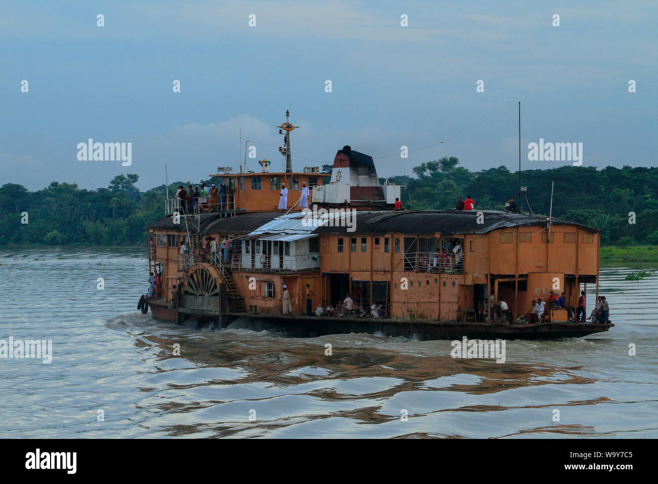 PS Lepcha, einer 80 Jahre alten Raddampfer auf dem Jhalakathi Sugondha Fluss im Bezirk von Bangladesch. Es wurde von der Dumbarton errichtet - gegründetes Unternehmen von Wil Stockfoto