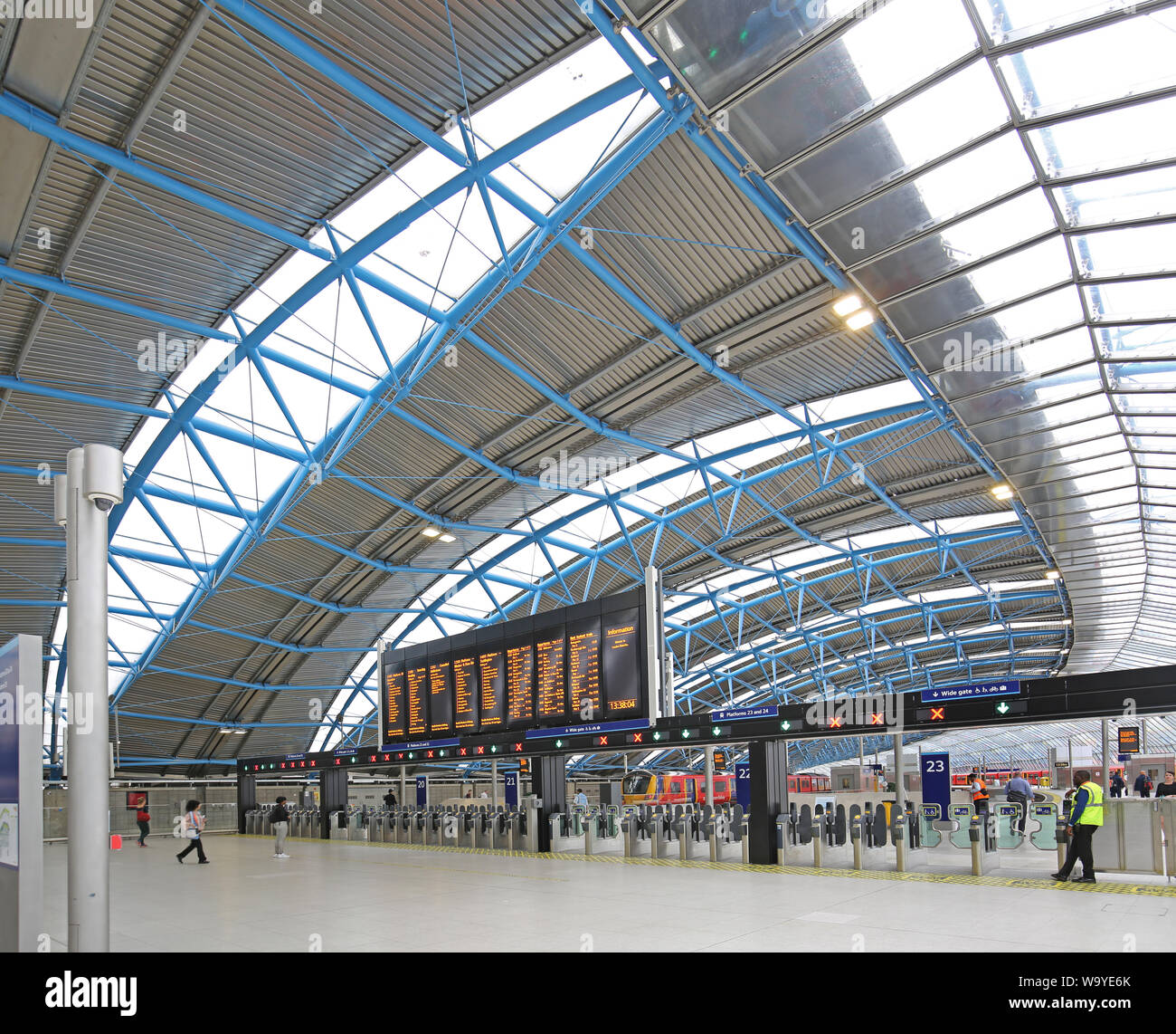 Die alte Eurostar Terminal am Londoner Bahnhof Waterloo, Großbritannien, im Mai 2019 als Plattformen 20-24 für das südwestliche Bahn Nahverkehrszüge wieder eröffnet. Stockfoto
