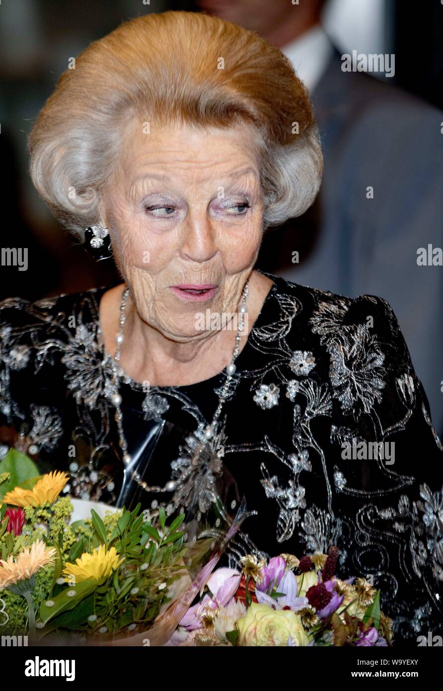 Prinzessin Beatrix der Niederlande Blätter am Koninklijk Concertgebouw in Amsterdam, am 15. August 2019, nach der Teilnahme an einem Konzert des European Union Youth Orchestra, spielen Sie das klarinettenkonzert von Mozart und die Symphonie Nr. 5 von MahlerPhoto: Albert Nieboer/Niederlande/Point de Vue | Stockfoto