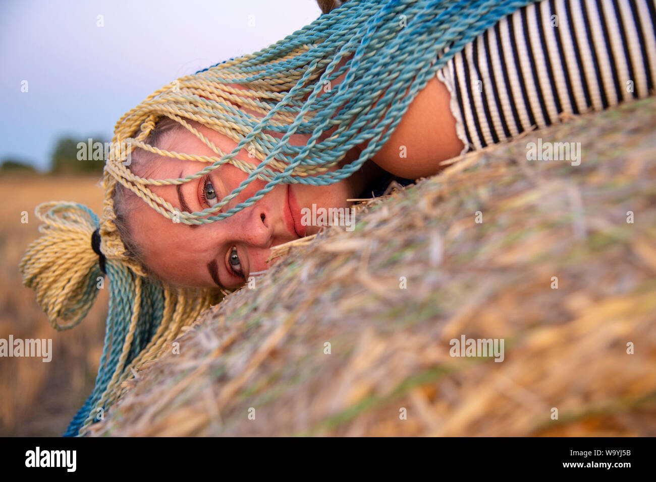 Portrait eines Mädchens mit tränenden Augen. Stockfoto