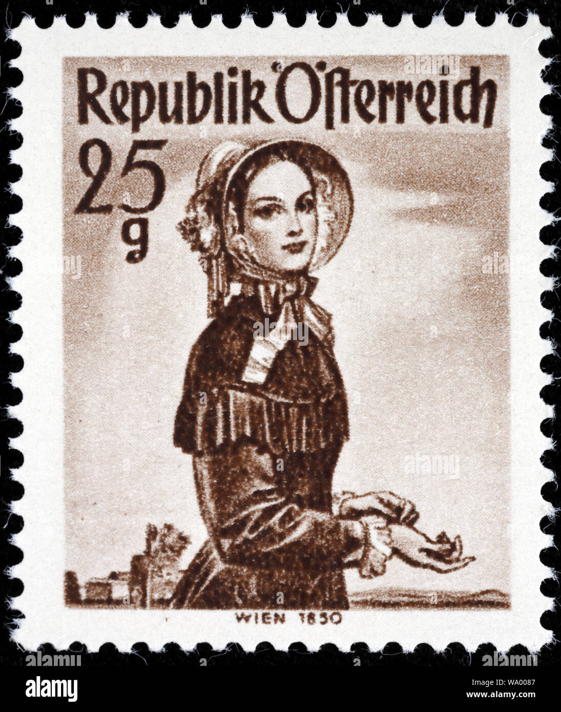 Frau in traditioneller Tracht, Wien, Briefmarke, Österreich Stockfoto
