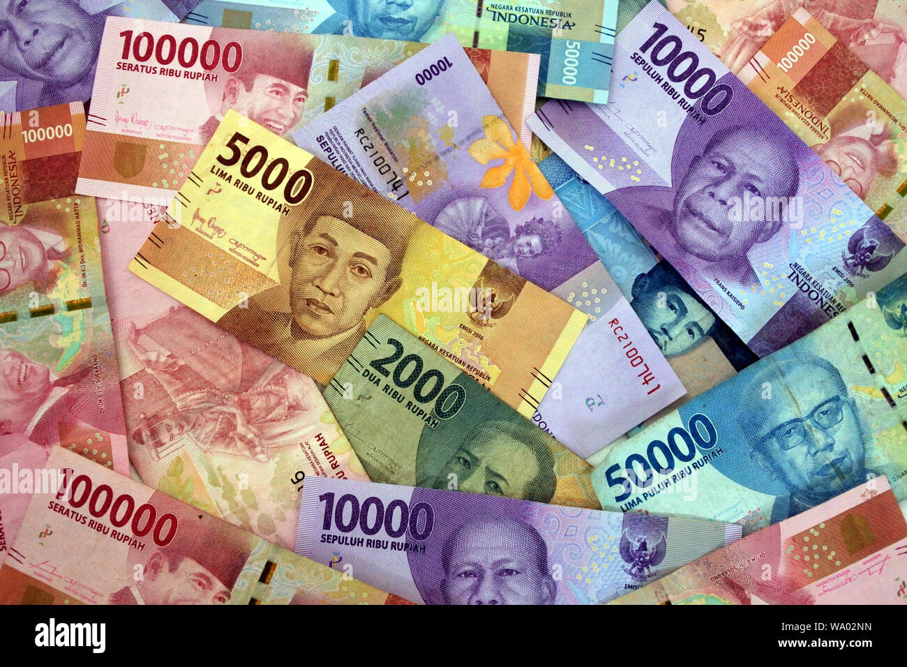 Indonesische Rupiah Wahrung Von Indonesien Banknoten Hintergrund Stockfotografie Alamy