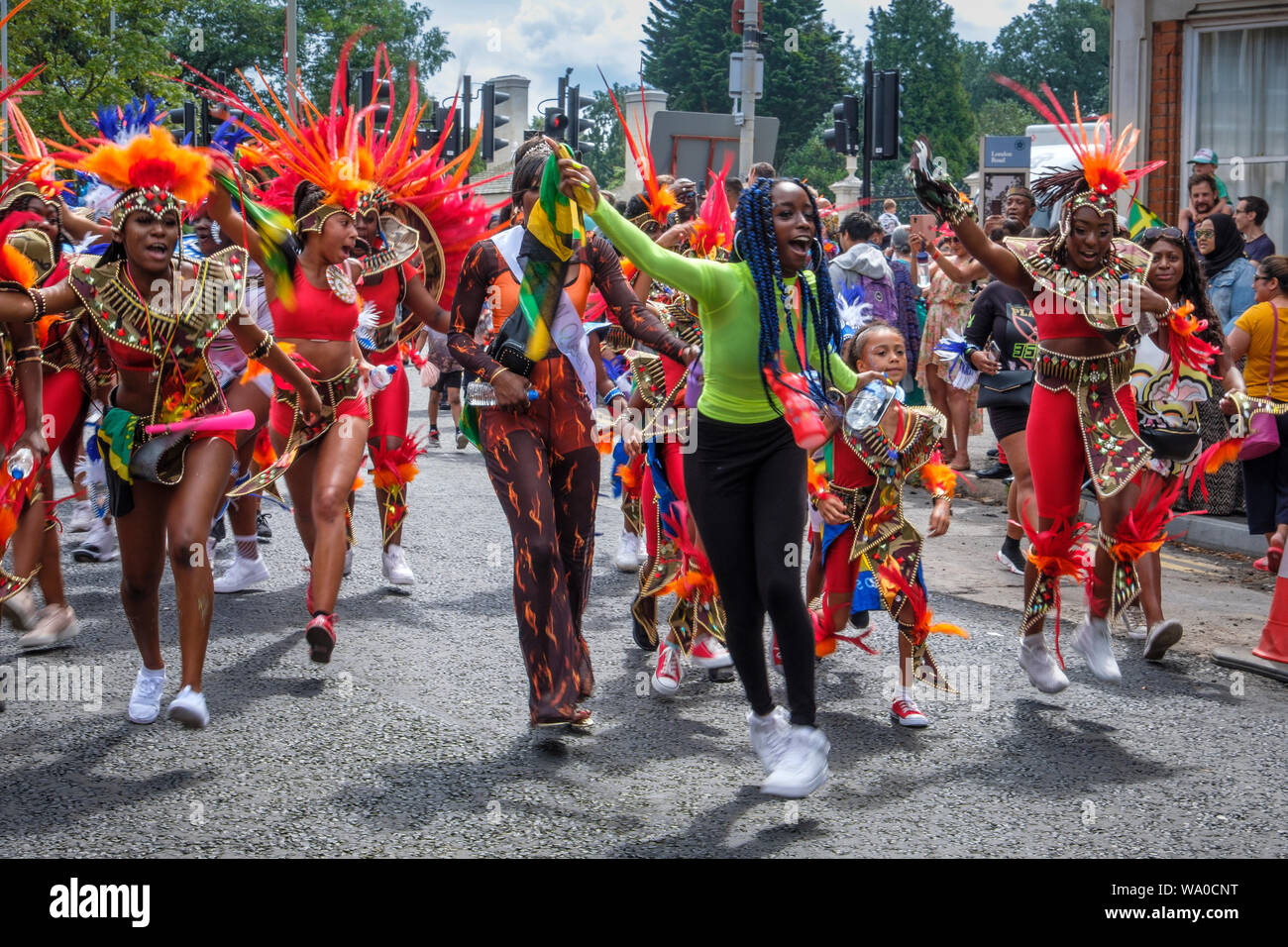 Tänzerinnen in Leicester Caribbean Carnival. Stockfoto