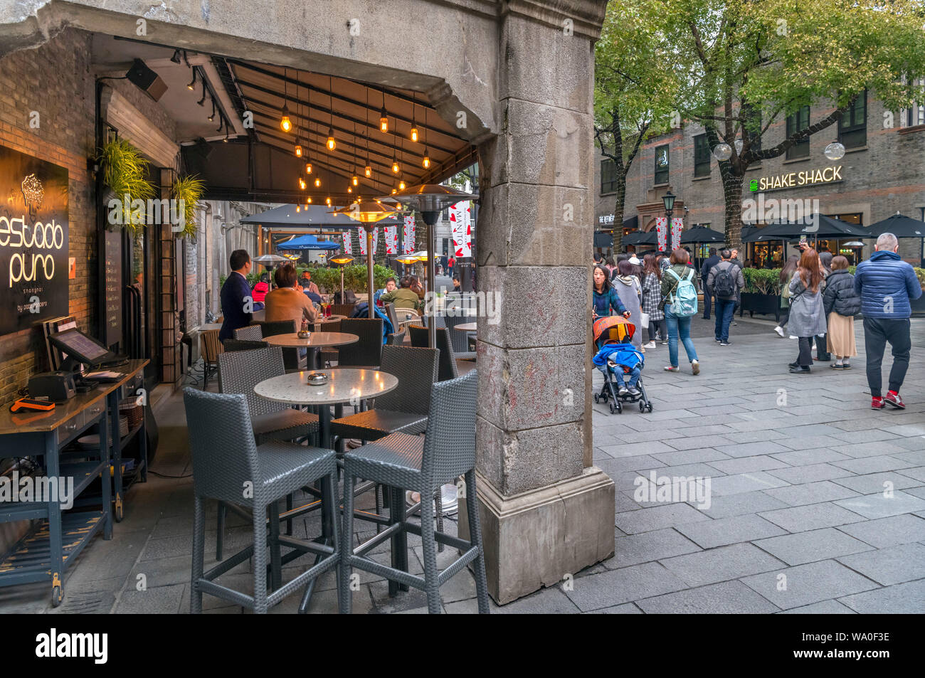 Cafés, Bars und Restaurants in Xintiandi, Shanghai, China Stockfoto