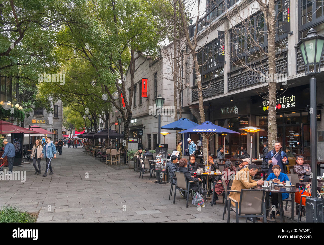 Cafés, Bars und Restaurants in Xintiandi, Shanghai, China Stockfoto