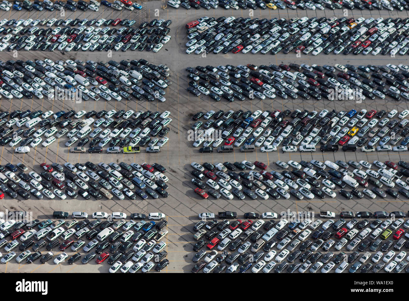 Luftaufnahme von gepackten Auto Lagerung viel verwendet. Stockfoto