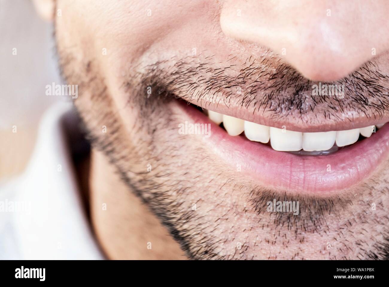 Mann lächelnd, close-up. Stockfoto
