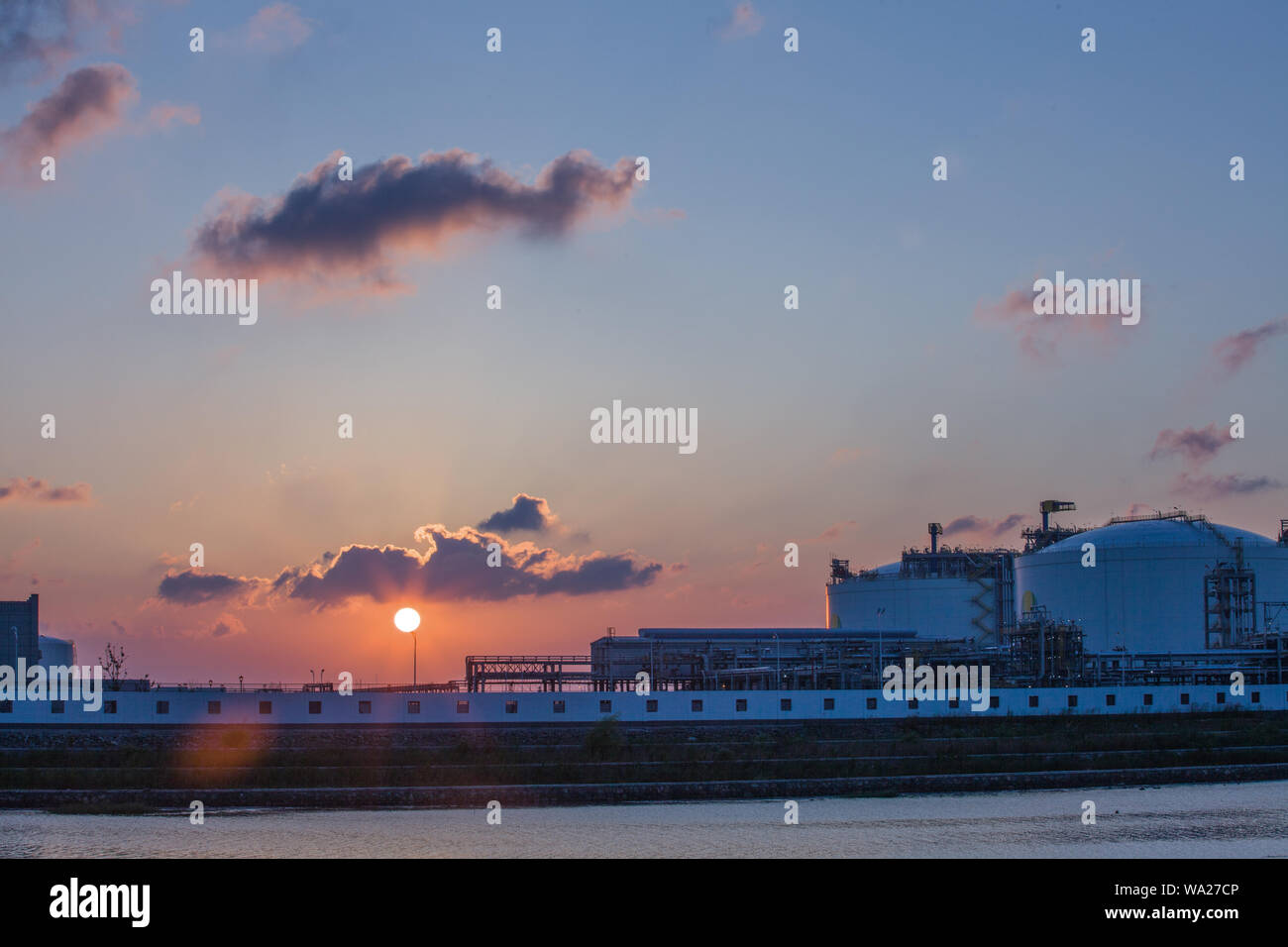 Zhoushan city Gas Tank Farm Stockfoto