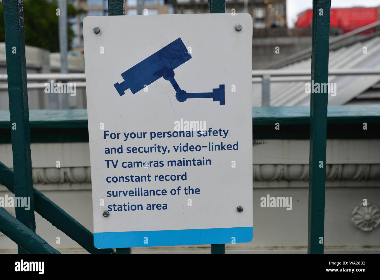 Ein Schild Überwachungskameras sind in ues Edinburgh Stockfoto