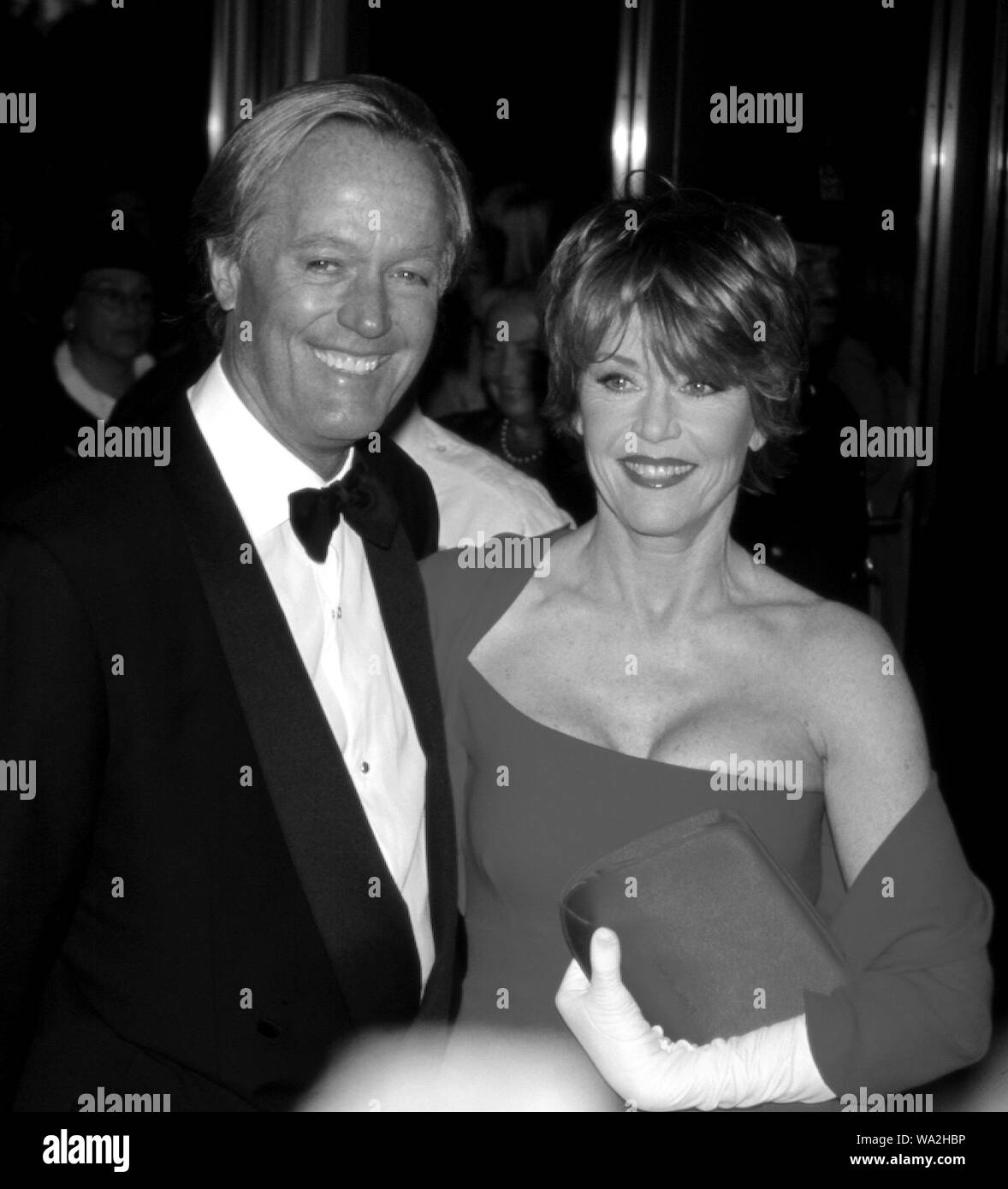 Datei Bilder: Peter Fonda und Jane Fonda besuchen die Film Society des Lincoln Center Gala Tribut an Jane Fonda bei Avery Fisher Hall am 7. Mai 2001 in New York City. Quelle: Walter McBride/MediaPunch Credit: MediaPunch Inc/Alamy leben Nachrichten Stockfoto