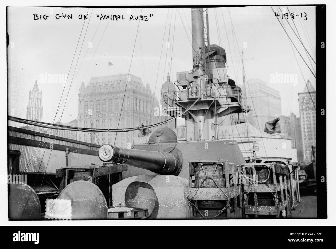 Kanone auf AMIRAL AUBE Stockfoto