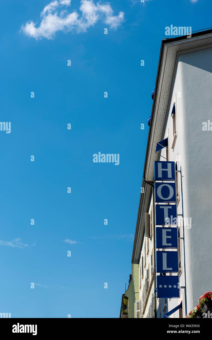 Genf, Schweiz - Juli, 08, 2019: Fassade der Gebäude des Hotel Le Montbrilliant. Das Hotel Le Montbrilliant ist ein 4-Sterne Hotel, in der Nähe von ADR Stockfoto