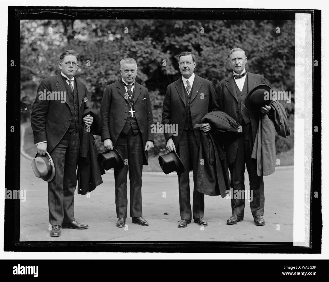 Bischof J.C. Petersen von Norwegen mit Minister bei W. H., 10/15/25 Stockfoto