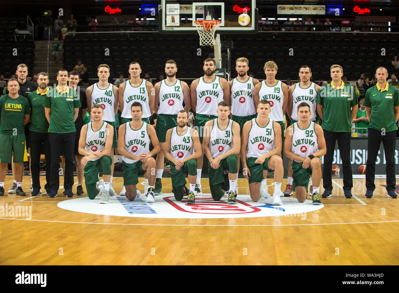 Lithuanian basketball team -Fotos und -Bildmaterial in hoher Auflösung –  Alamy