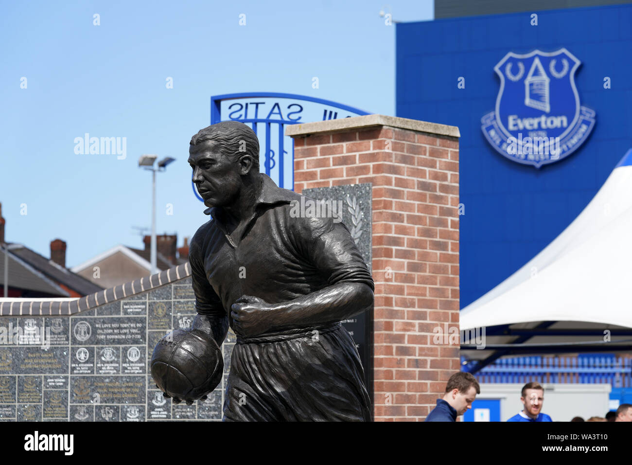 Die Dixie Dean Statue außerhalb der Erde vor der Premier League Spiel im Goodison Park, Liverpool. Stockfoto