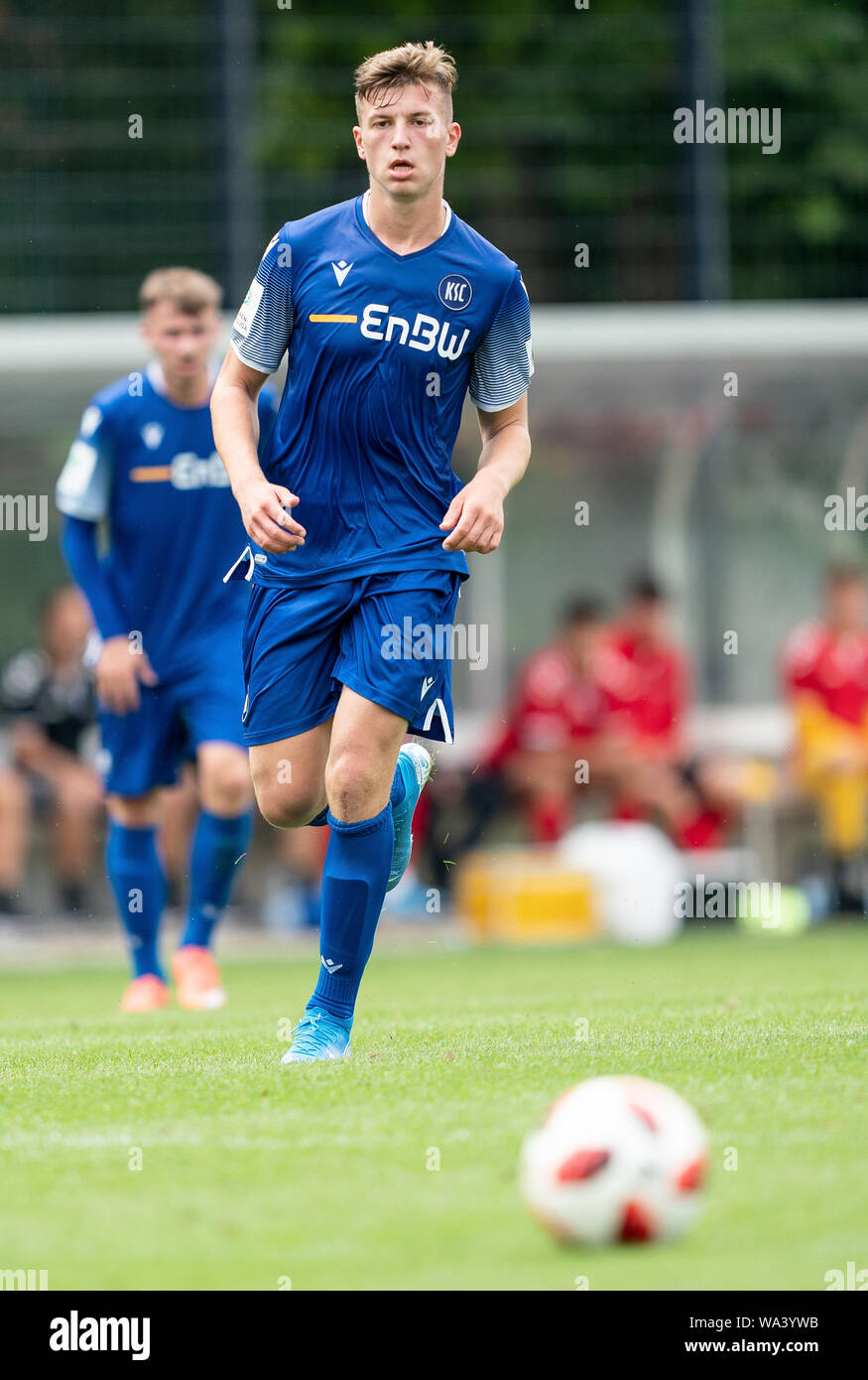 Single Action, Freestyle Dejan Galjen (KSC A-Junioren). GES/fussball/A-Junioren Bundesliga Süd/Suedwest U19 Karlsruher SC - U19 SC Freiburg, 17.08.2019 | Verwendung weltweit Stockfoto