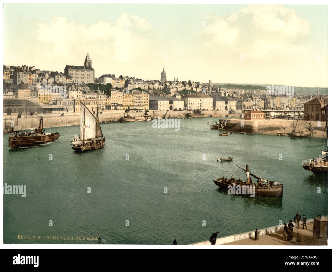 Boulogne-sur-Mer an, von der West Pier, Frankreich; Teil: Blick auf Architektur, Denkmäler und andere Standorte in Frankreich in der Photochrom print Collection.; Titel von den Detroit Publishing Co., Katalog J - Ausland Abschnitt. Detroit, Mich.: Detroit fotografische Begleitung, 1905.; Drucken. 8080. Stockfoto
