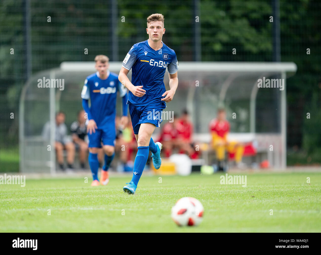 Single Action, Freestyle Dejan Galjen (KSC A-Junioren). GES/fussball/A-Junioren Bundesliga Süd/Suedwest U19 Karlsruher SC - U19 SC Freiburg, 17.08.2019 | Verwendung weltweit Stockfoto