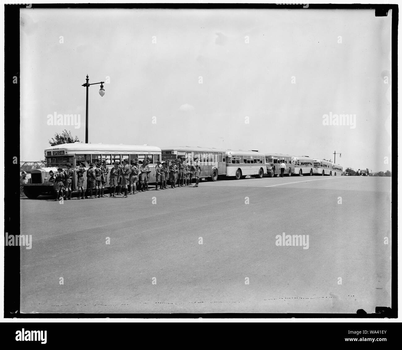 Pfadfinder Sightseeing in Bussen Stockfoto