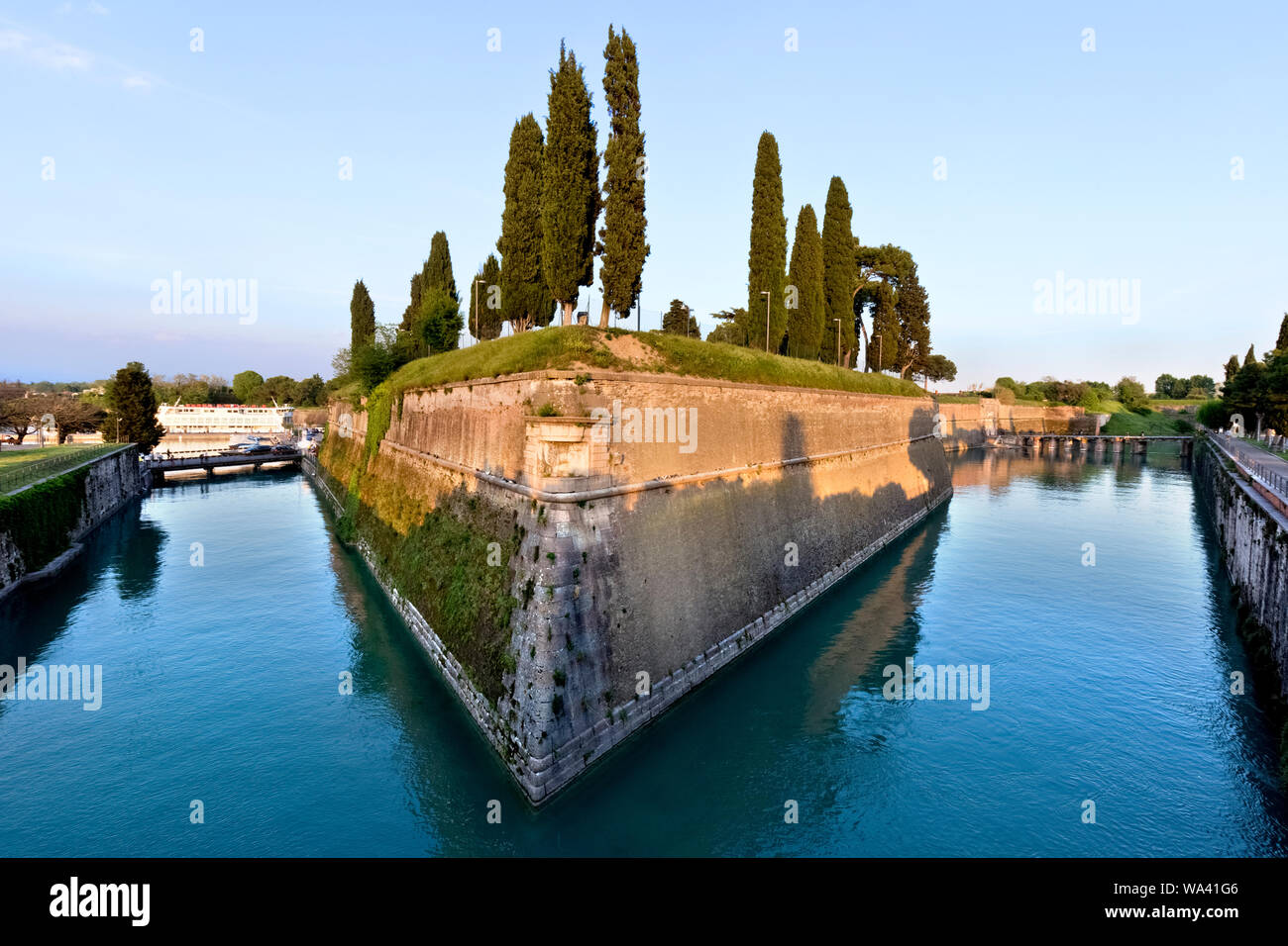Die Festung von Peschiera del Garda von der Republik Venedig gebaut wurde: Es ist heute ein UNESCO Weltkulturerbe. In der Provinz Verona, Venetien, Italien. Stockfoto