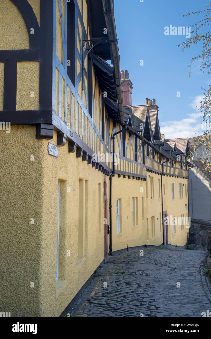 Reihenhaus Cottages und gepflasterten Straße Hawthorn Bank im Dean Village Edinburgh Stockfoto