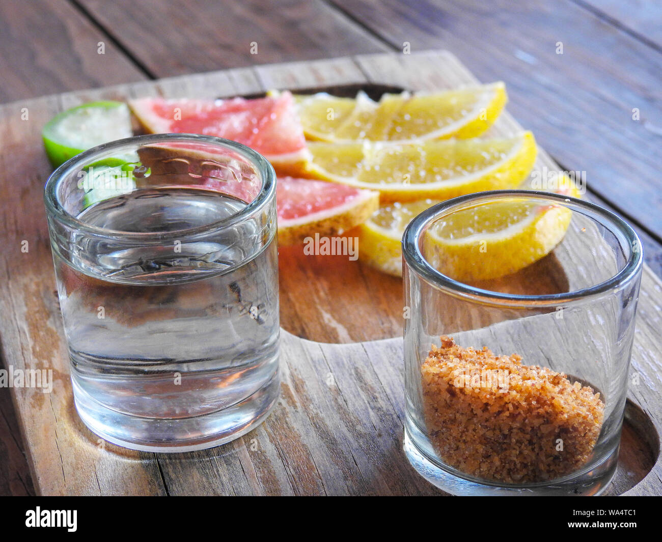 Mezcal, mexikanische Schnaps aus Agave Stockfoto