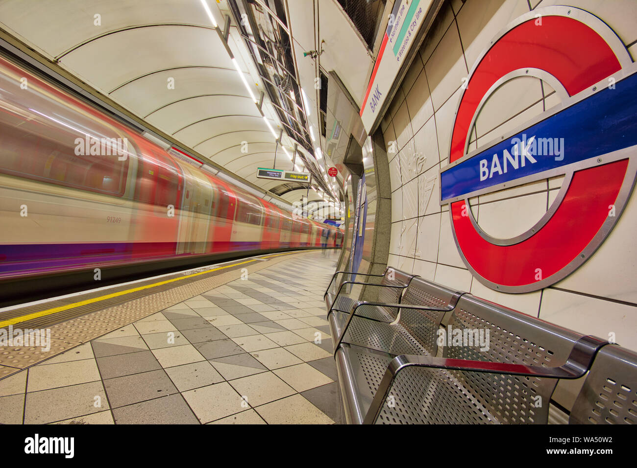 Das Leben in der U-Bahn in London, England, Großbritannien Stockfoto