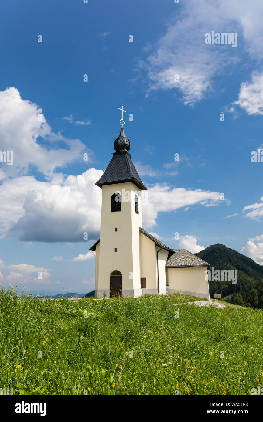 Kirche Unserer Lieben Frau von der Barmherzigkeit (Cerkev Marije Pomocnice) in Prtovc, Slowenien Stockfoto