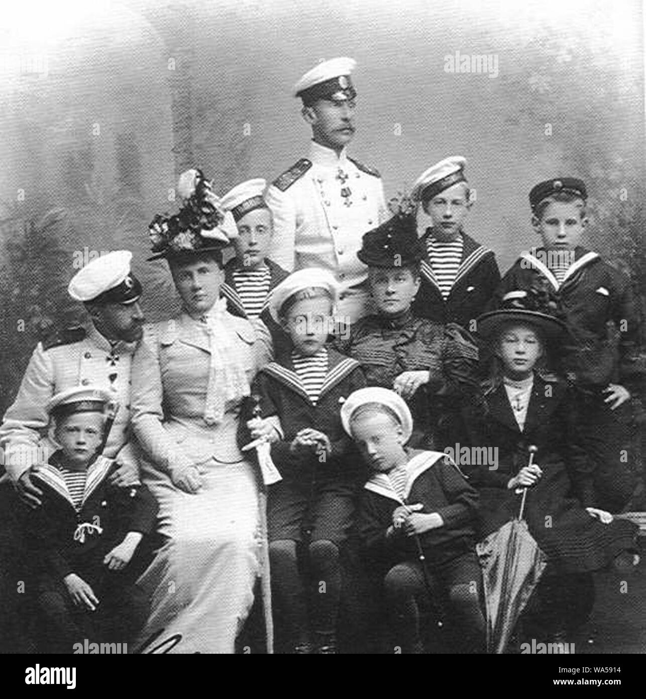 Dimitri Constantinovich mit seiner Familie. Stockfoto