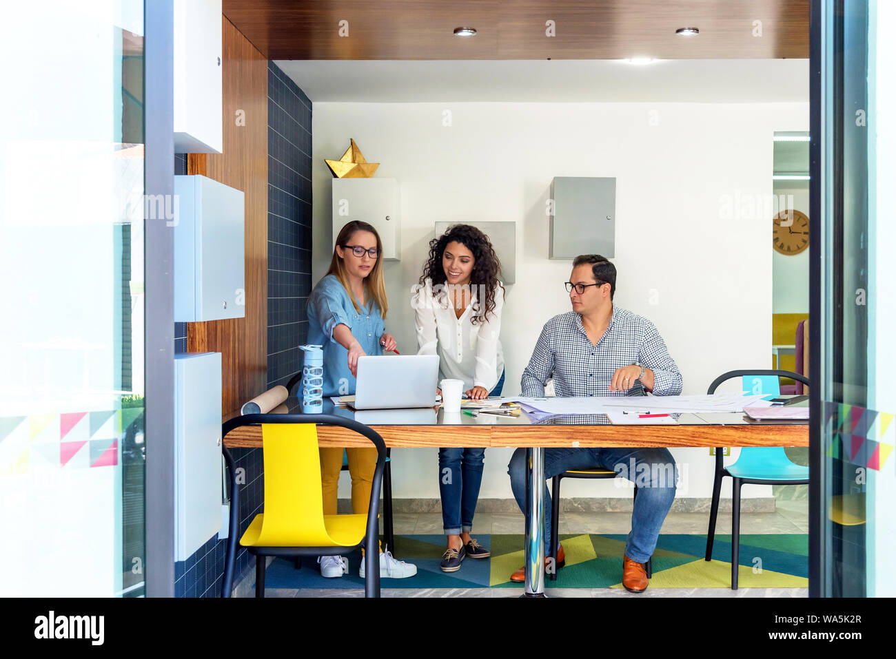 Creative Business Team arbeiten in Coworking Büro Stockfoto