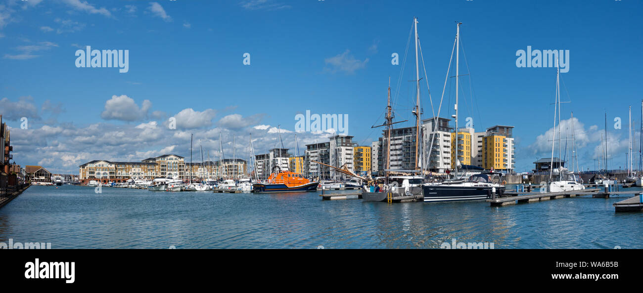 Panoramablick über Sovereign Harbour, Eastbourne, East Sussex, England, Großbritannien Stockfoto