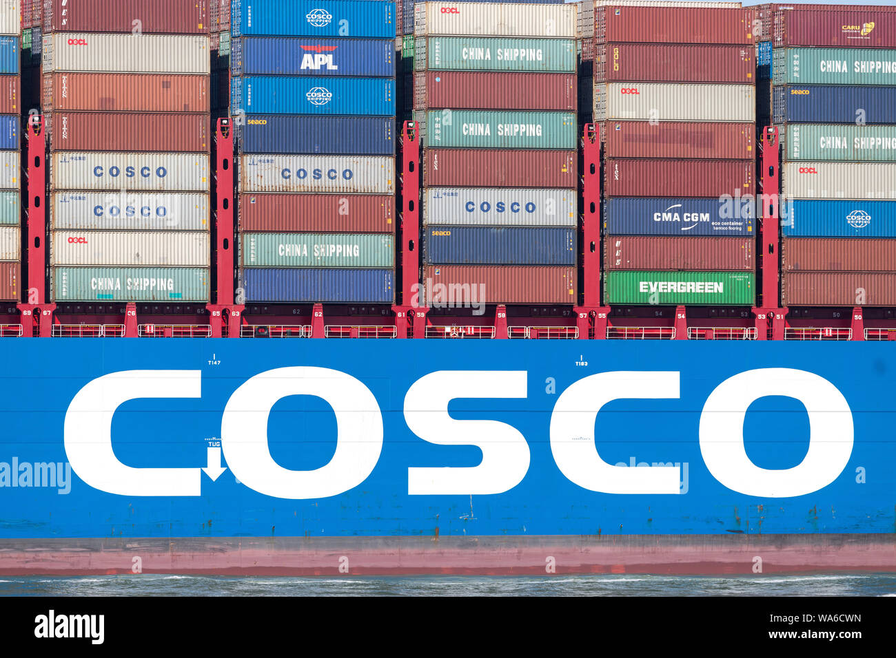COSCO VERSAND WAAGE inbound Rotterdam. COSCO ist eine Chinesische staatliche Transport- und Logistikdienstleistungen. Stockfoto