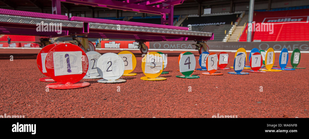 Birmingham, Großbritannien. 18. August 2019. Alexander Stadium, Birmingham, West Midlands, England; Diamond League Leichtathletik Muller Grand Prix, allgemeine Ansicht des Athleten werfen Marker während der Konkurrenz verwendet - redaktionelle Verwendung. Credit: Aktion Plus Sport Bilder/Alamy leben Nachrichten Stockfoto